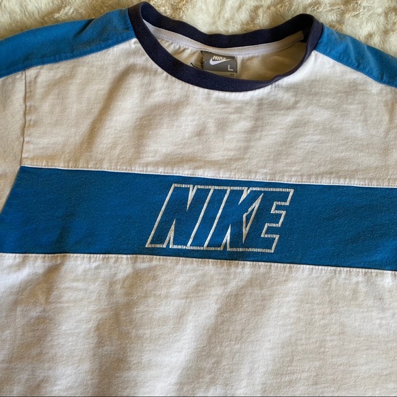 Cropped Nike Shirt - Picture 2 of 5